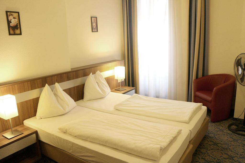 Hotel Carina Viena Exterior foto